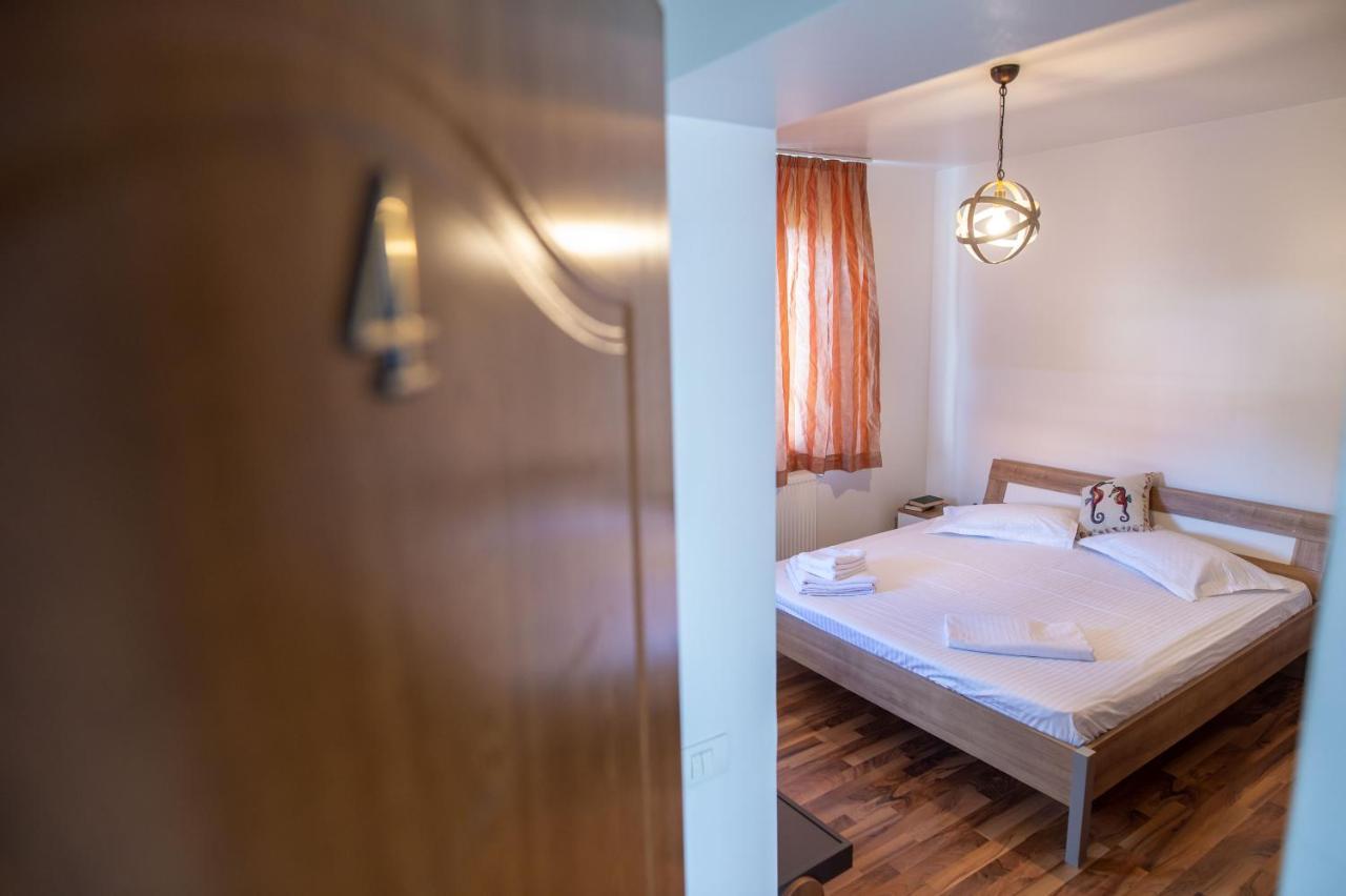 Vila Jean Bart Hotel Mangalia Bagian luar foto