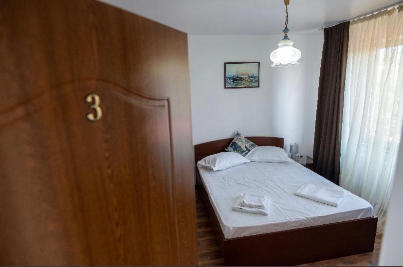 Vila Jean Bart Hotel Mangalia Bagian luar foto