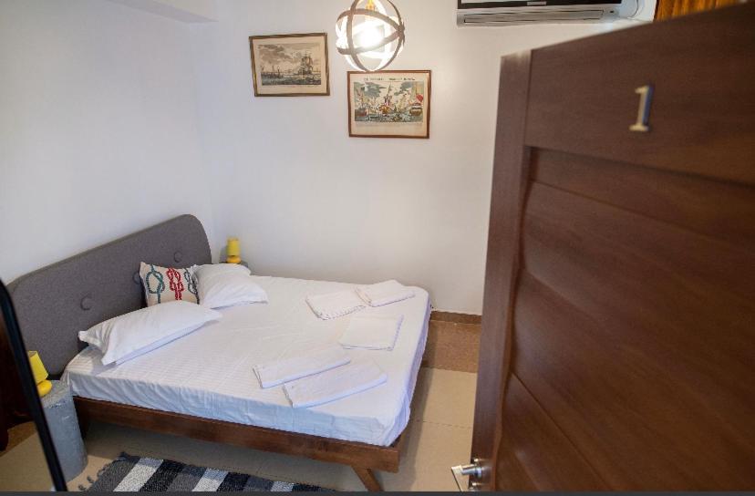 Vila Jean Bart Hotel Mangalia Bagian luar foto