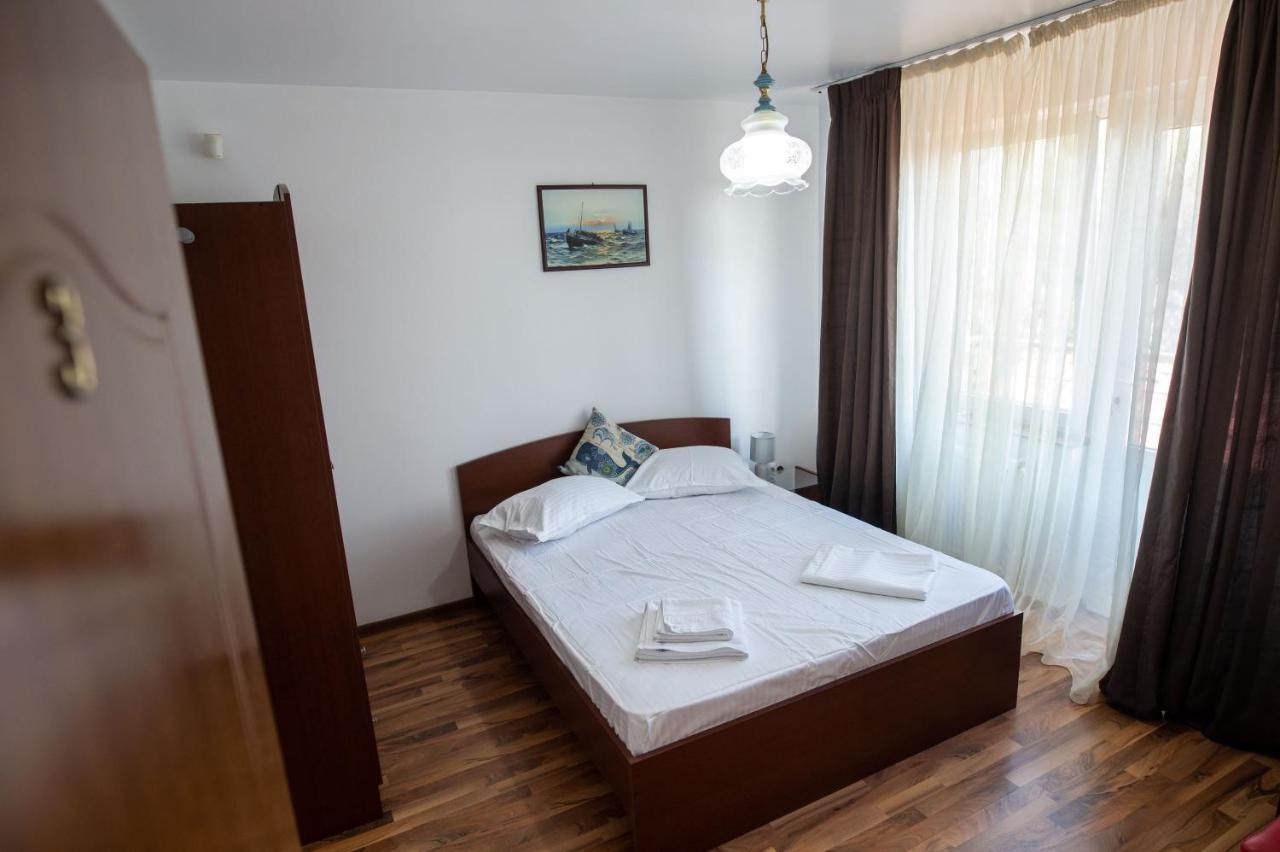 Vila Jean Bart Hotel Mangalia Bagian luar foto