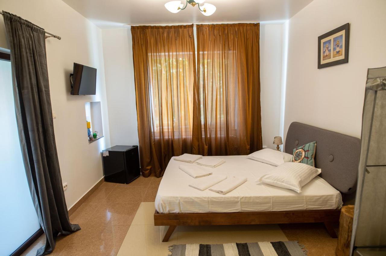 Vila Jean Bart Hotel Mangalia Bagian luar foto