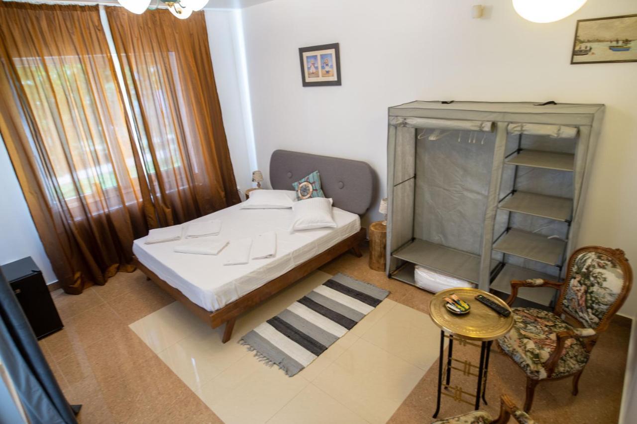 Vila Jean Bart Hotel Mangalia Bagian luar foto